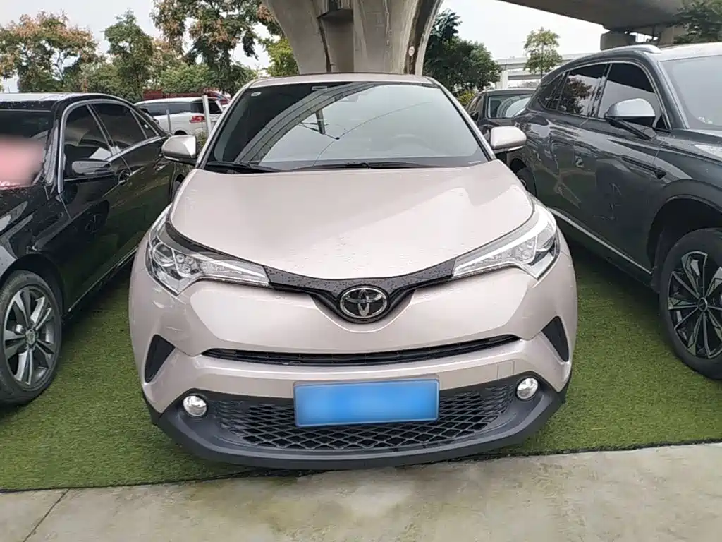 Toyota C-HR — фото 2
