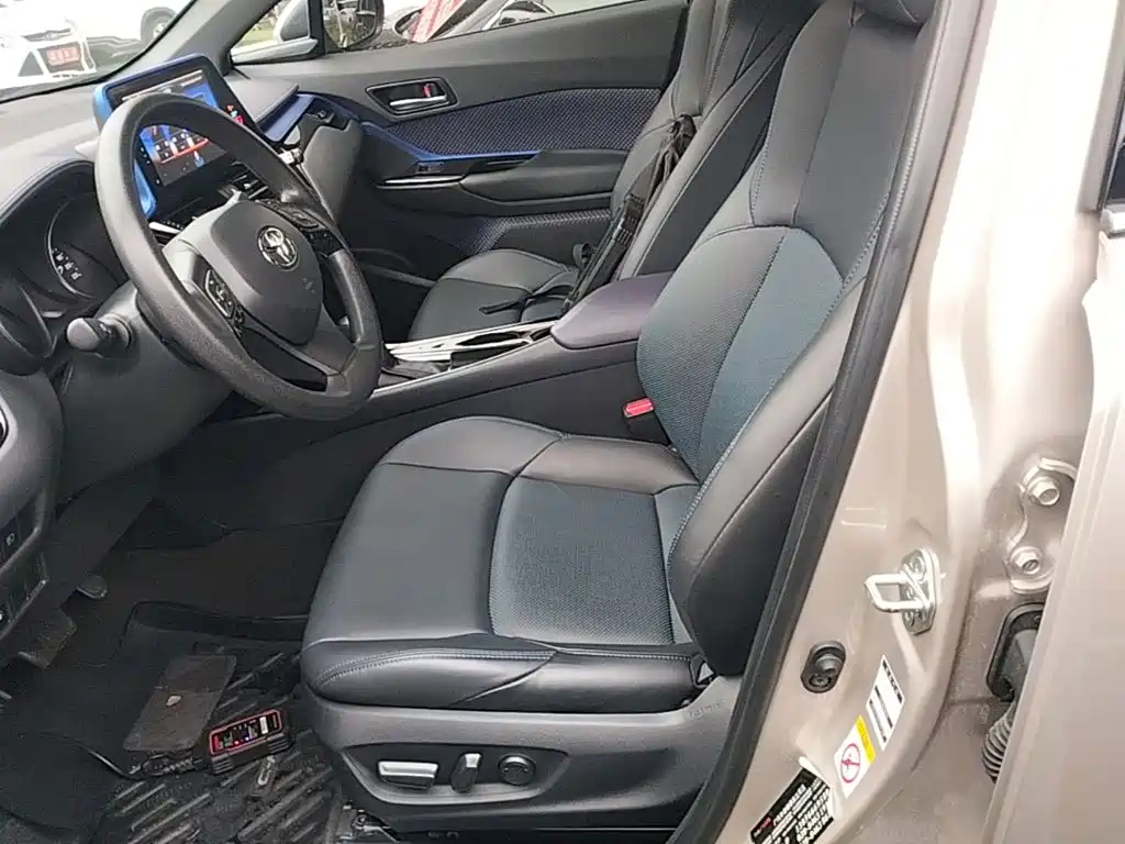 Toyota C-HR — фото 14