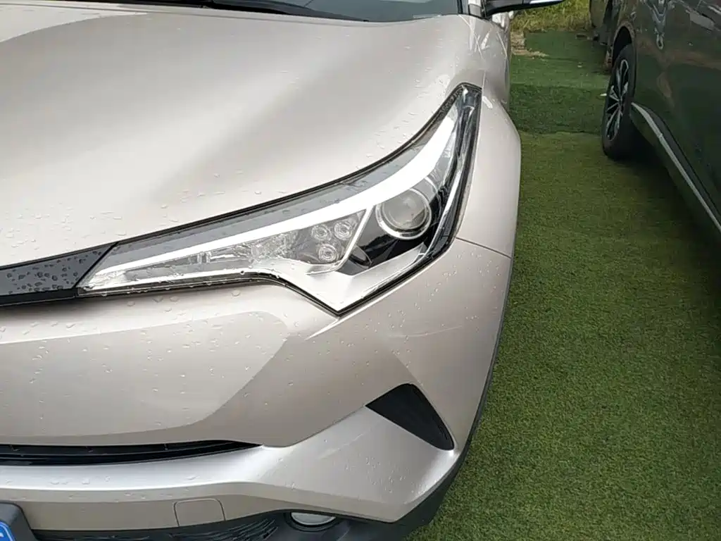 Toyota C-HR — фото 23