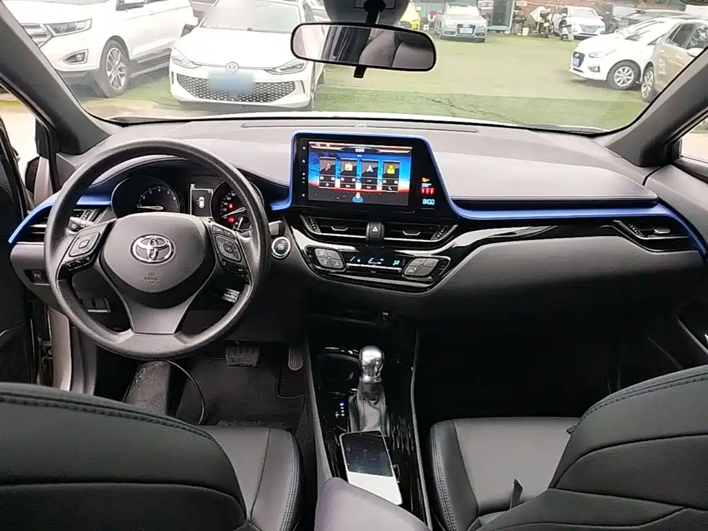 Toyota C-HR — фото 9
