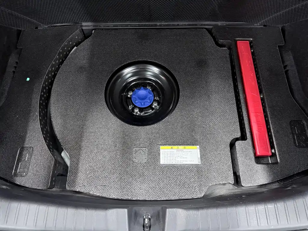 Toyota Yaris L — фото 19