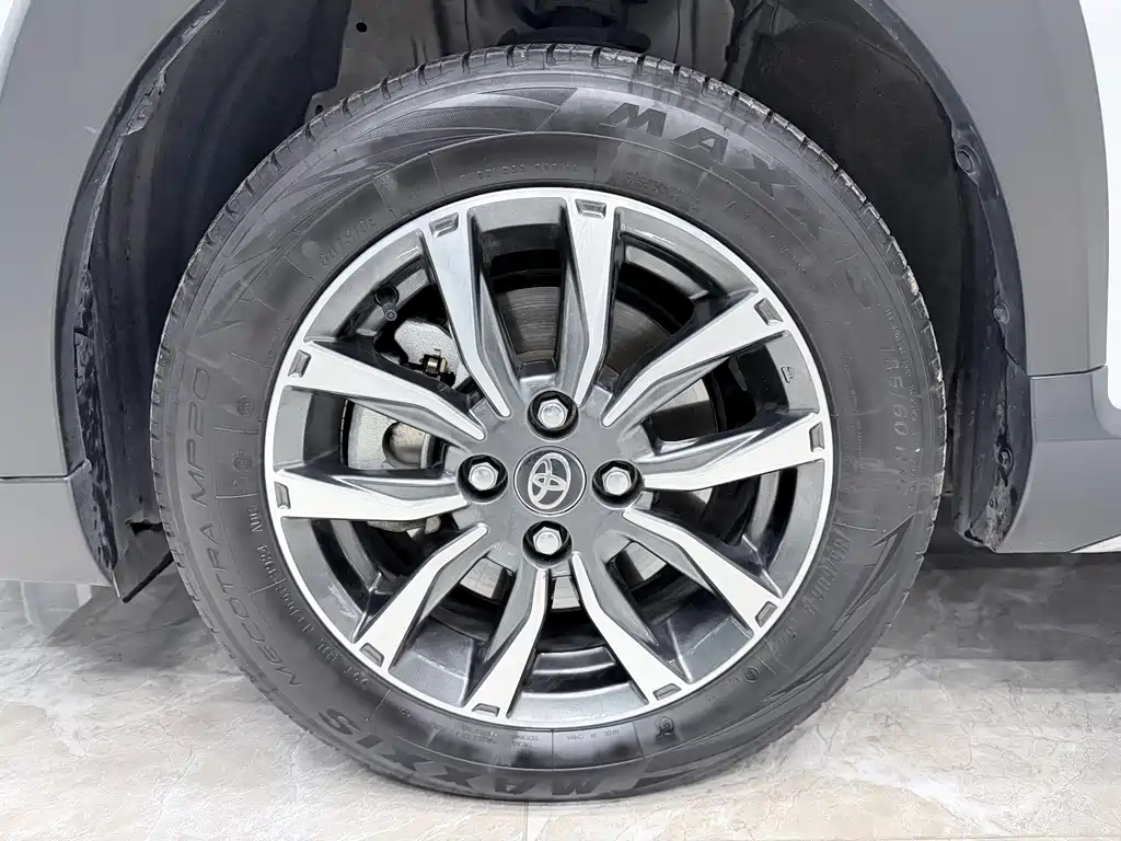 Toyota Yaris L — фото 20