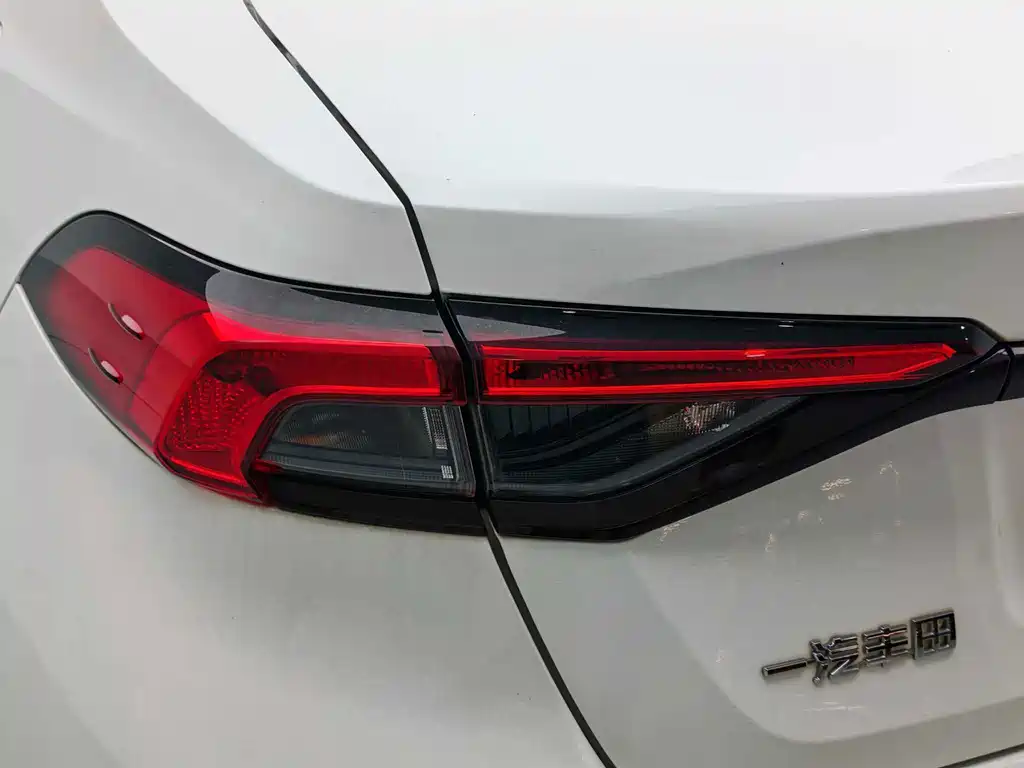 Toyota Allion — фото 17