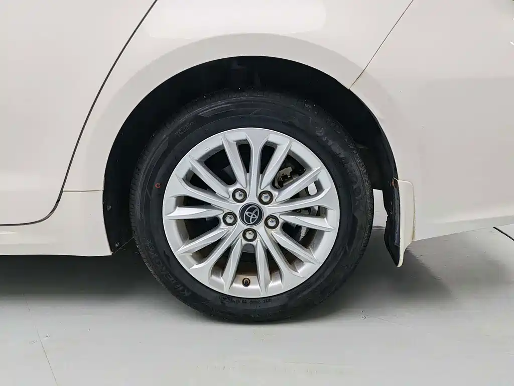 Toyota Allion — фото 18