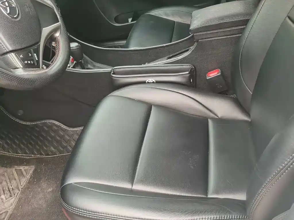 Toyota Yaris L — фото 3