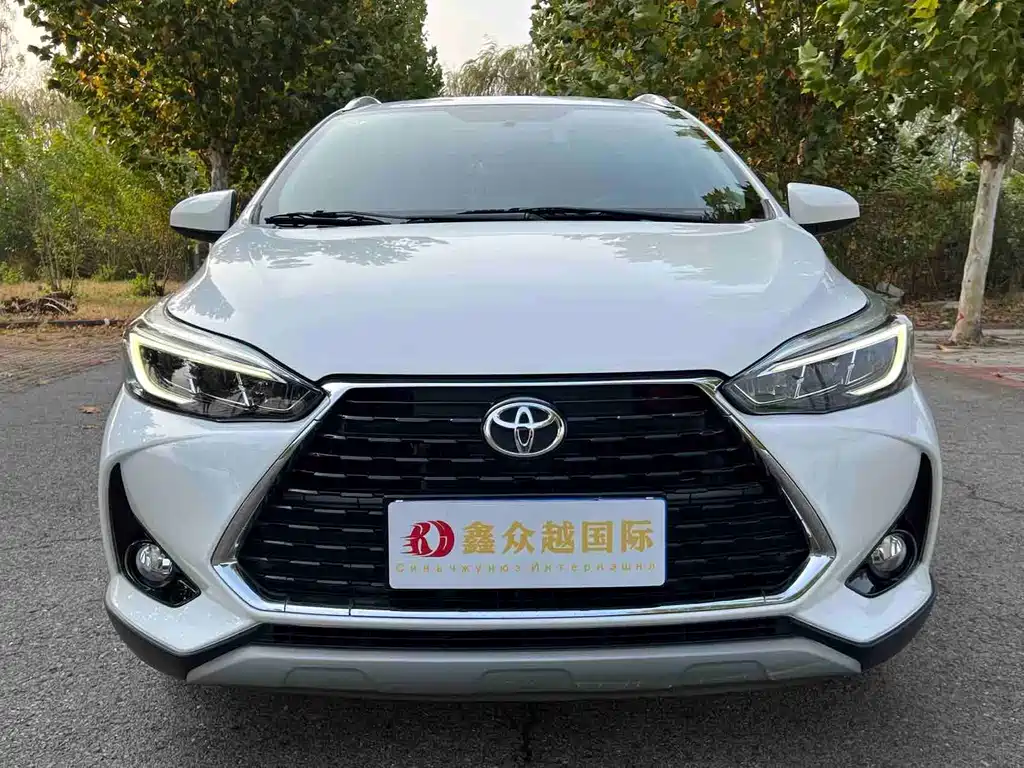 Toyota Yaris L — фото 2