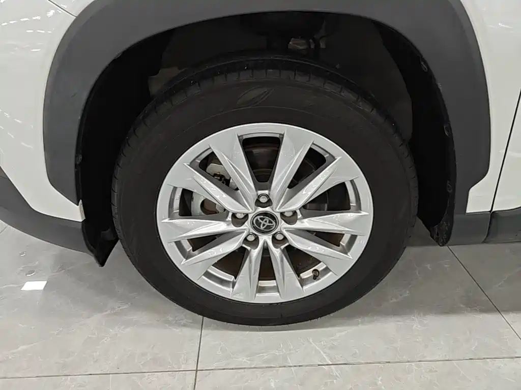 Toyota Corolla Cross — фото 22
