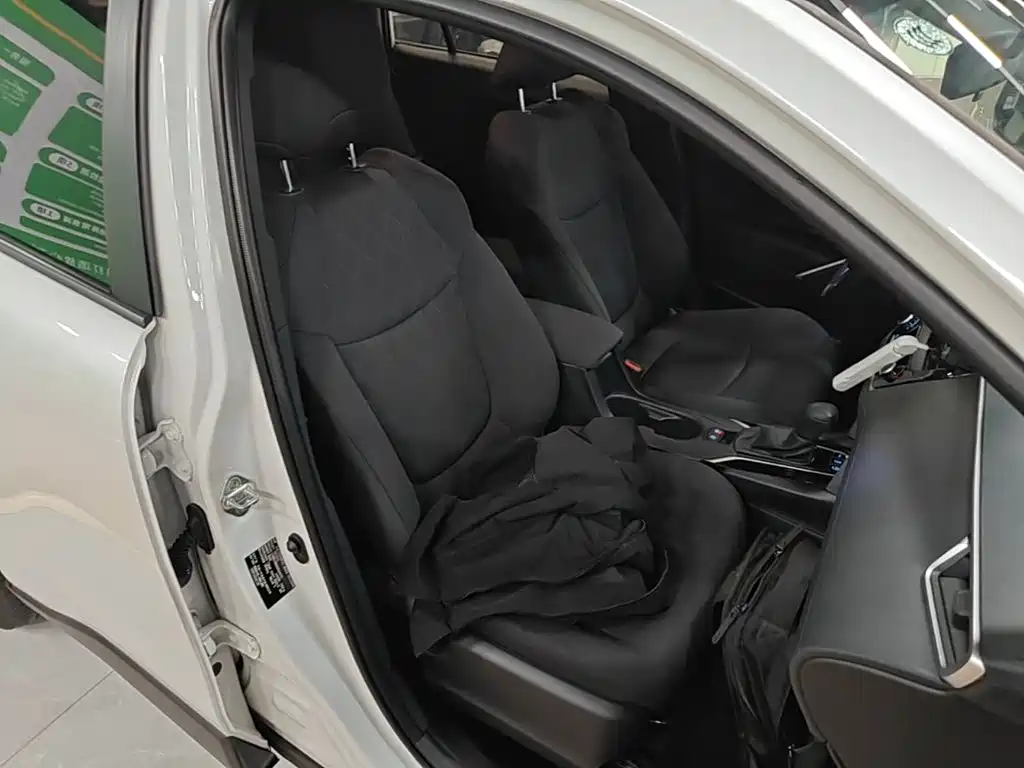 Toyota Corolla Cross — фото 24