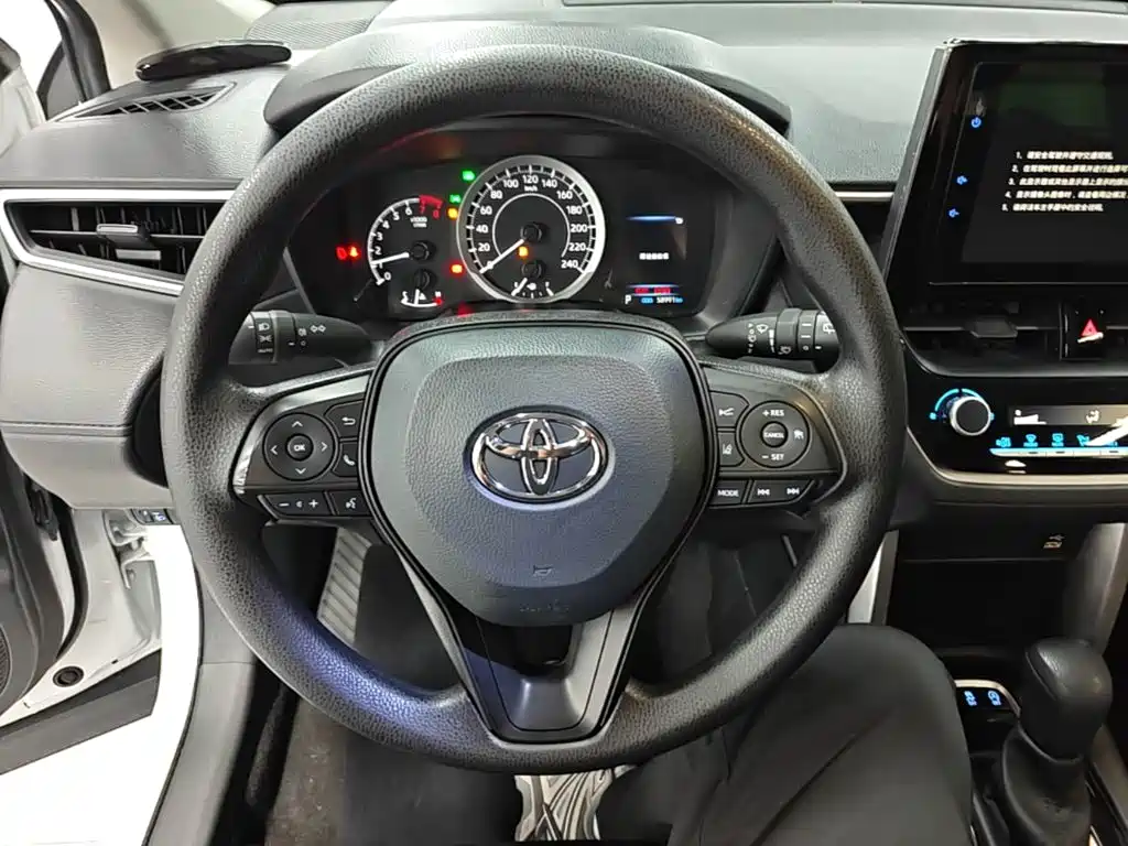 Toyota Corolla Cross — фото 10
