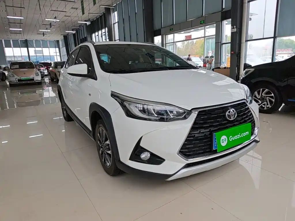 Toyota Yaris L — фото 3