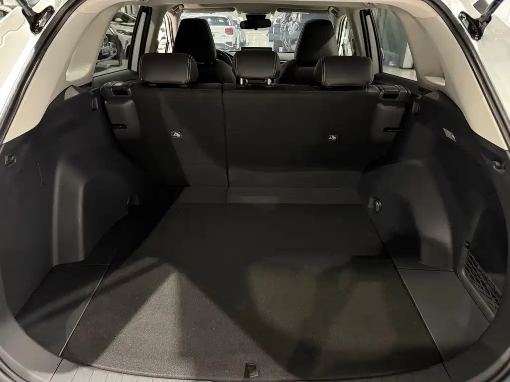 Toyota RAV4 — фото 14