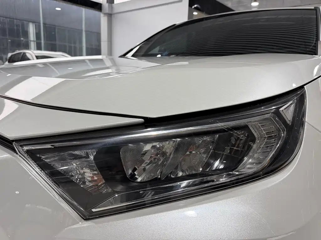Toyota RAV4 — фото 10