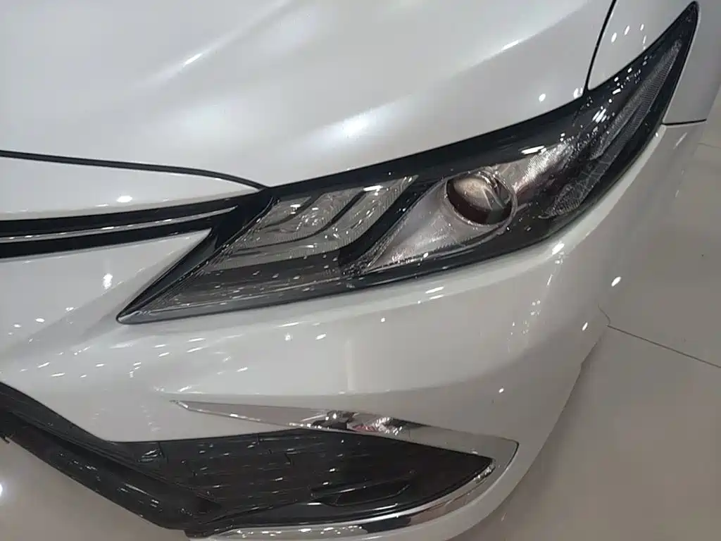 Toyota Camry — фото 23