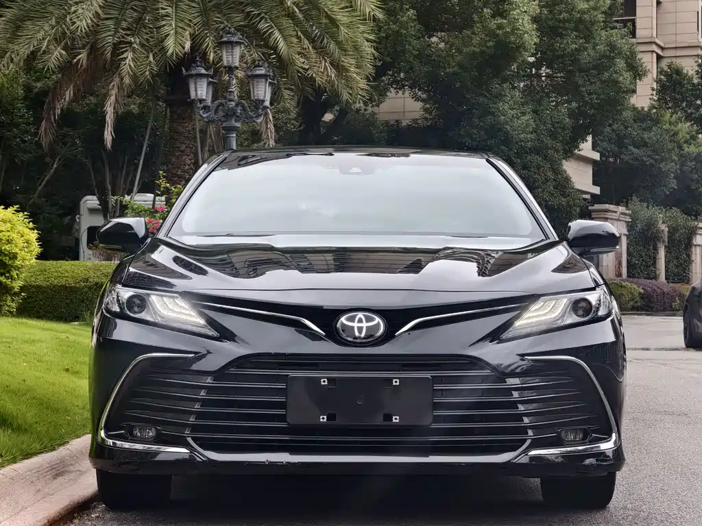Toyota Camry — фото 3