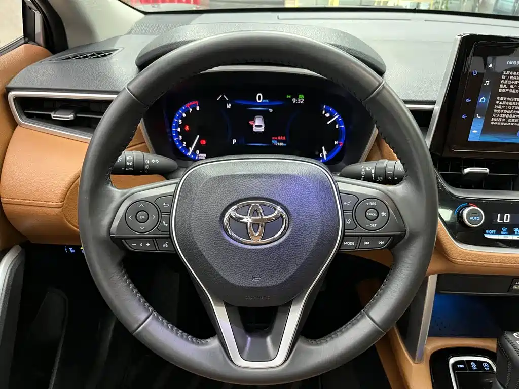Toyota Corolla Cross — фото 8