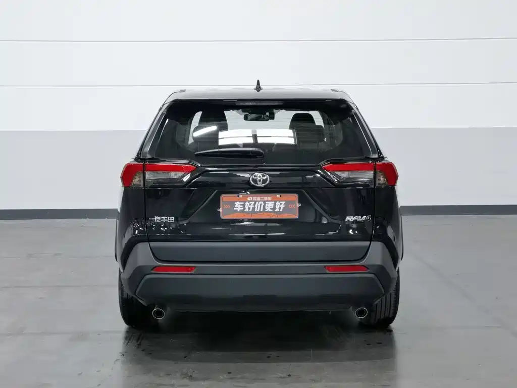 Toyota RAV4 — фото 4
