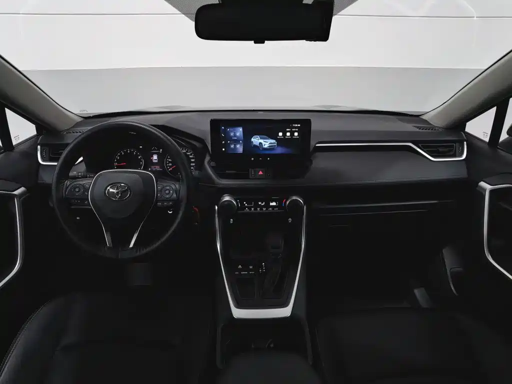 Toyota RAV4 — фото 5