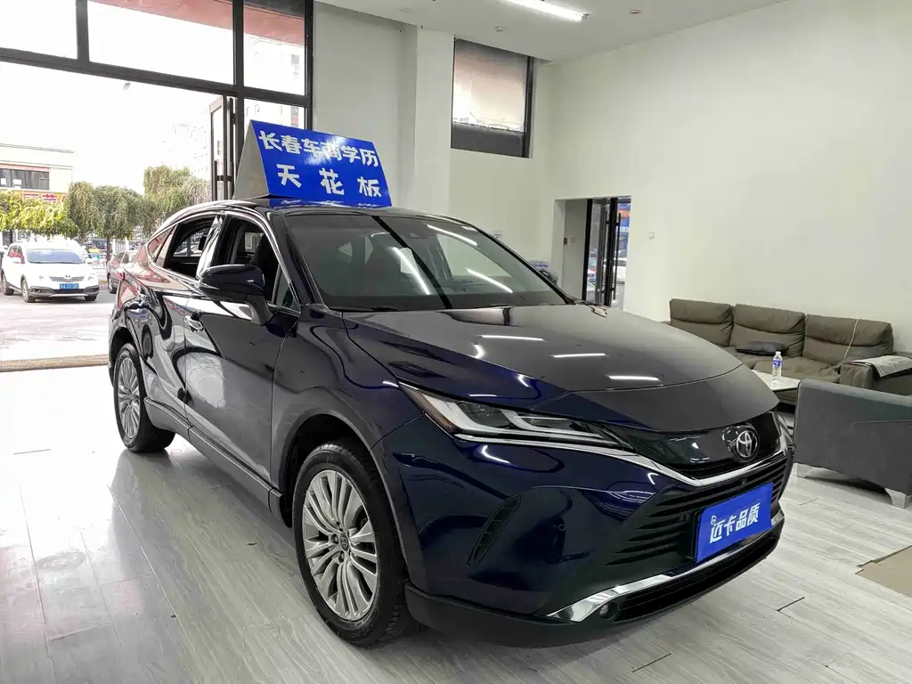 Toyota Harrier — фото 3
