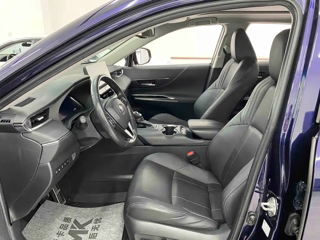 Toyota Harrier — фото 4