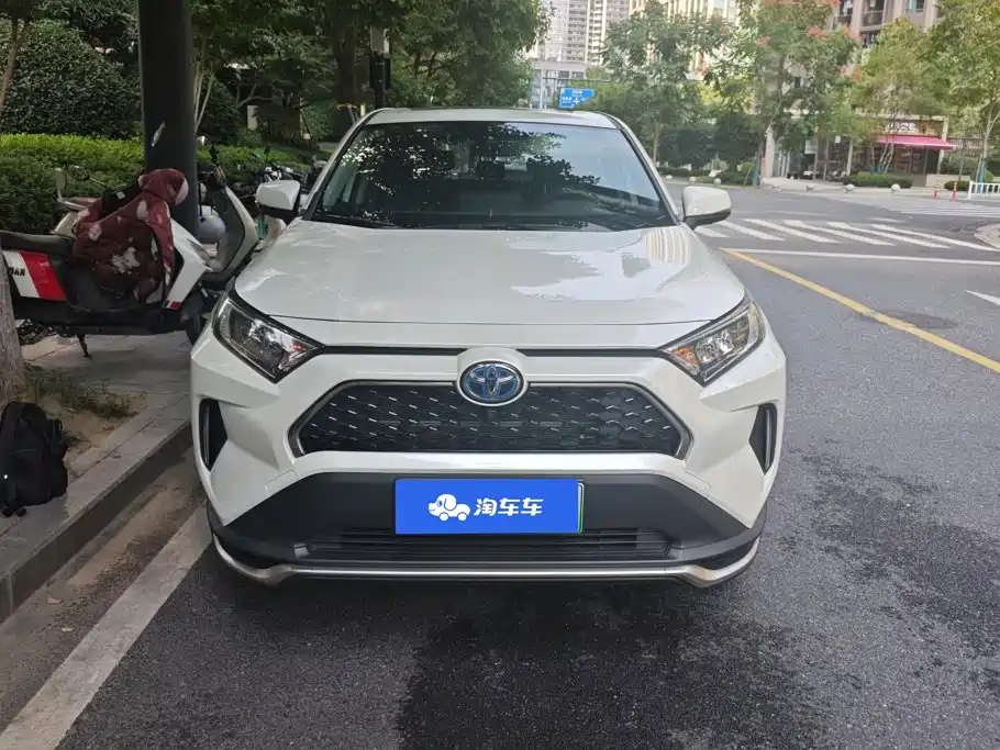Toyota RAV4 Prime — фото 2