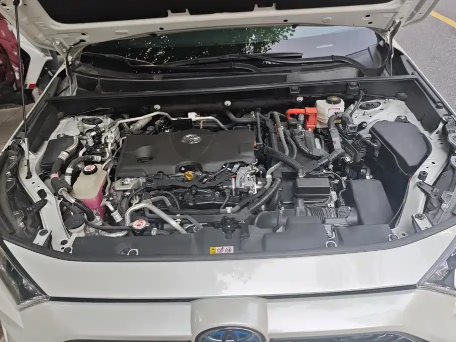 Toyota RAV4 Prime — фото 10