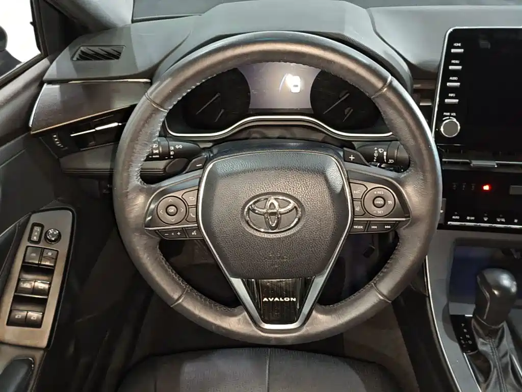 Toyota Avalon — фото 10