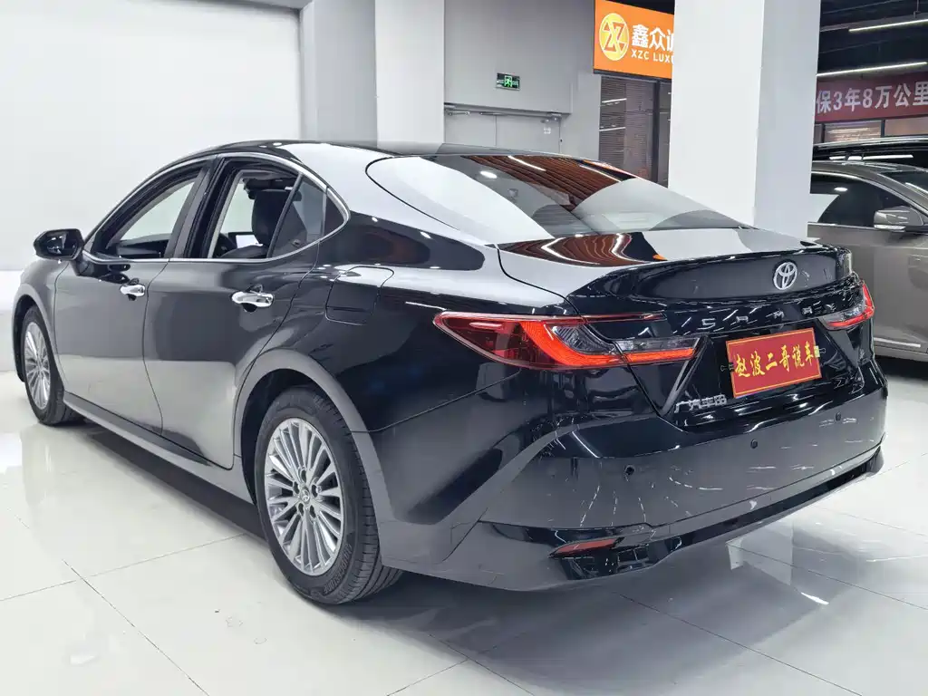 Toyota Camry — фото 14