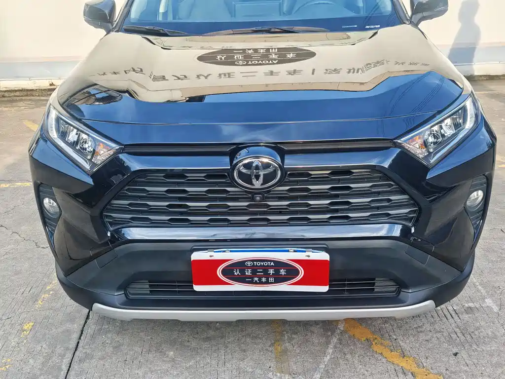 Toyota RAV4 — фото 3