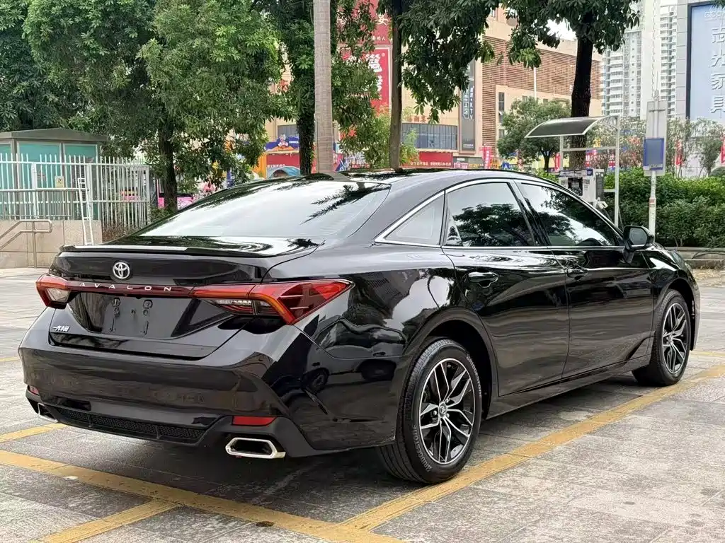 Toyota Avalon — фото 11