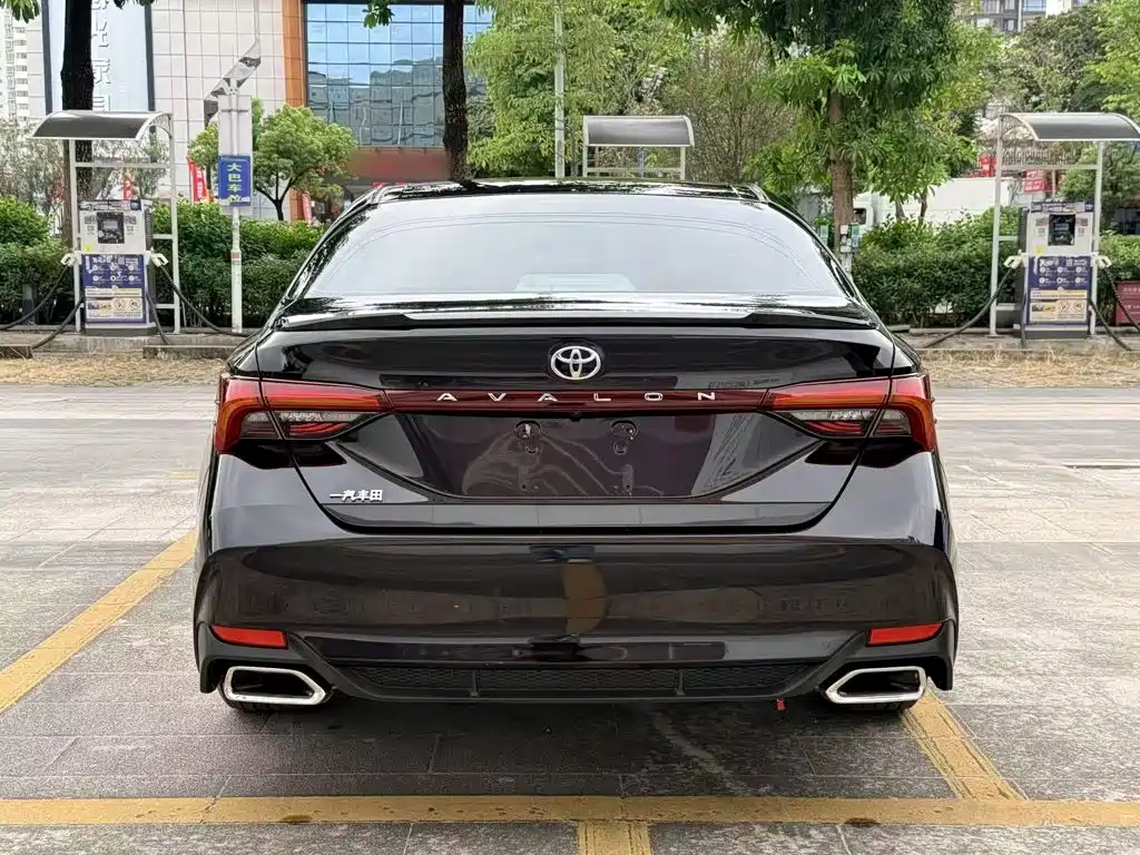 Toyota Avalon — фото 10