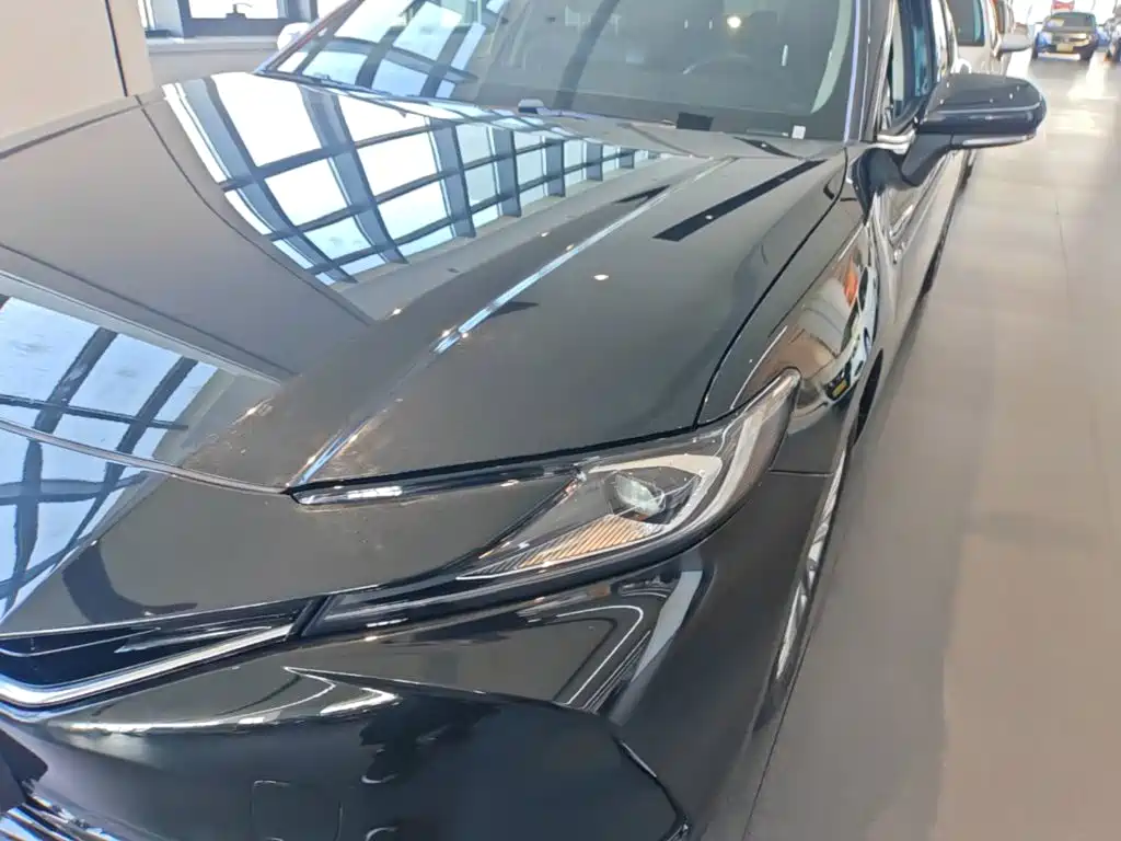 Toyota Camry — фото 17