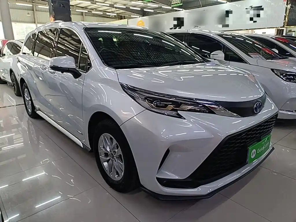 Toyota Granvia — фото 3