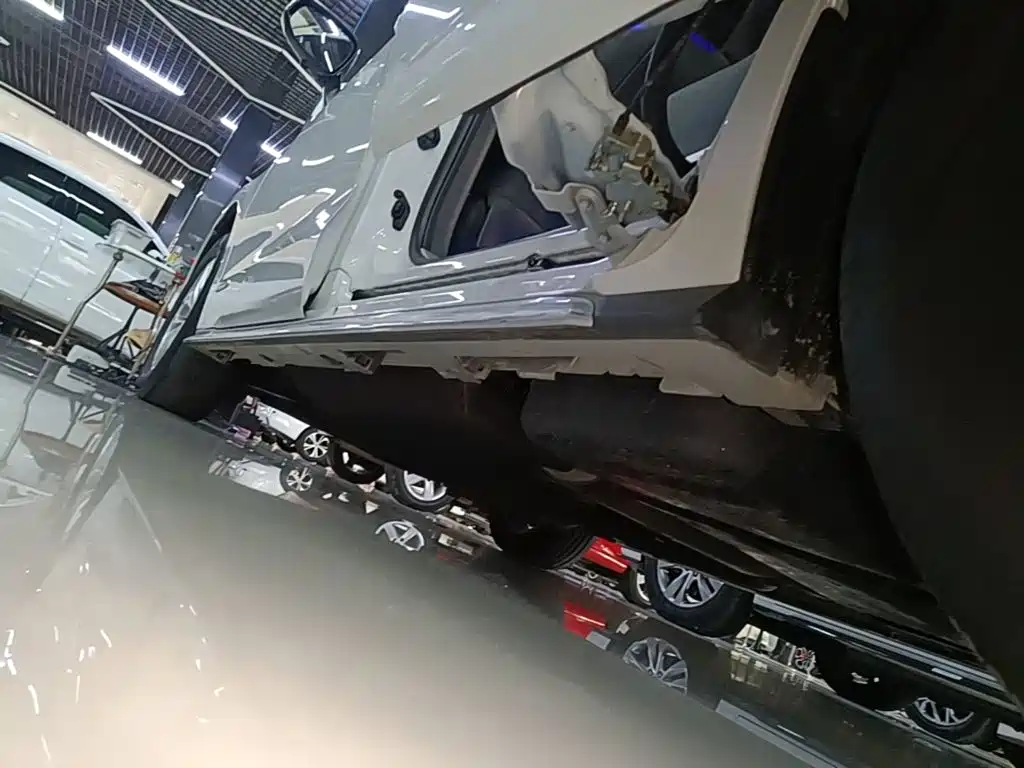 Toyota Granvia — фото 21