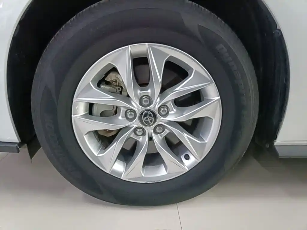 Toyota Granvia — фото 22