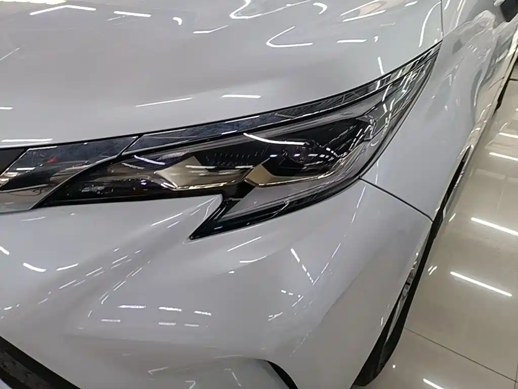 Toyota Granvia — фото 23