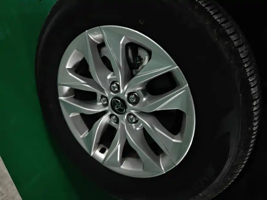 Toyota Granvia — фото 6