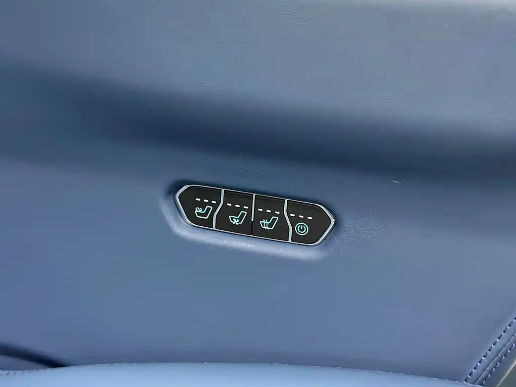 Toyota Granvia — фото 34