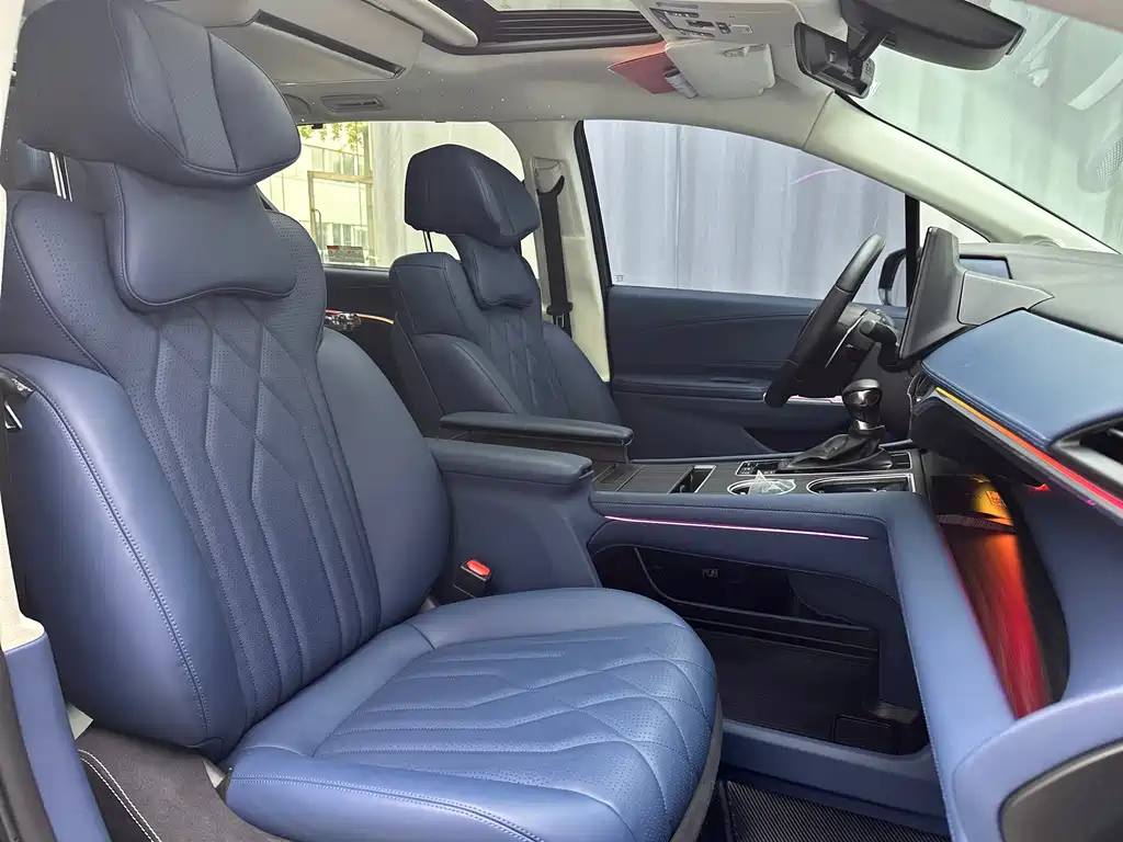 Toyota Granvia — фото 45