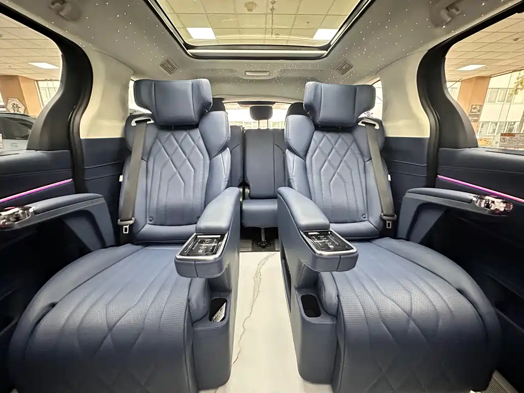 Toyota Granvia — фото 46
