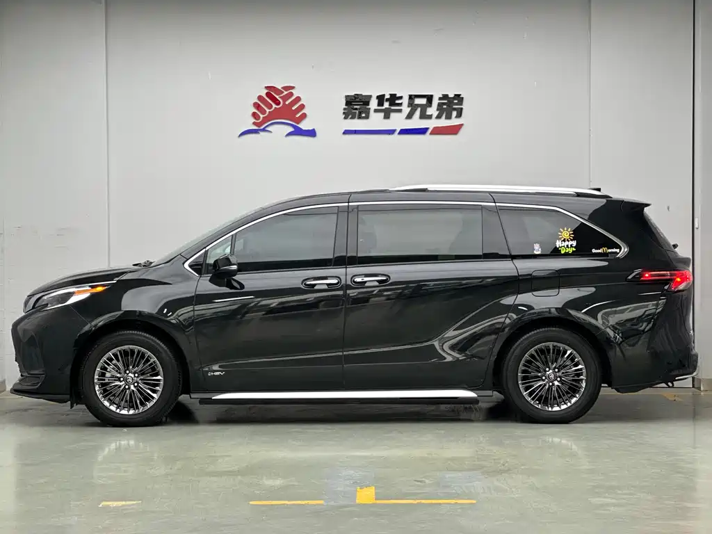 Toyota Granvia — фото 8