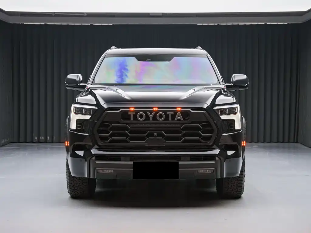 Toyota Sequoia — фото 2