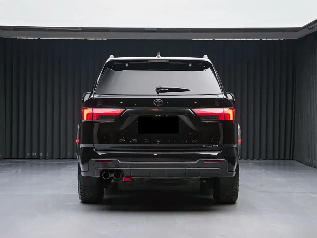 Toyota Sequoia — фото 5