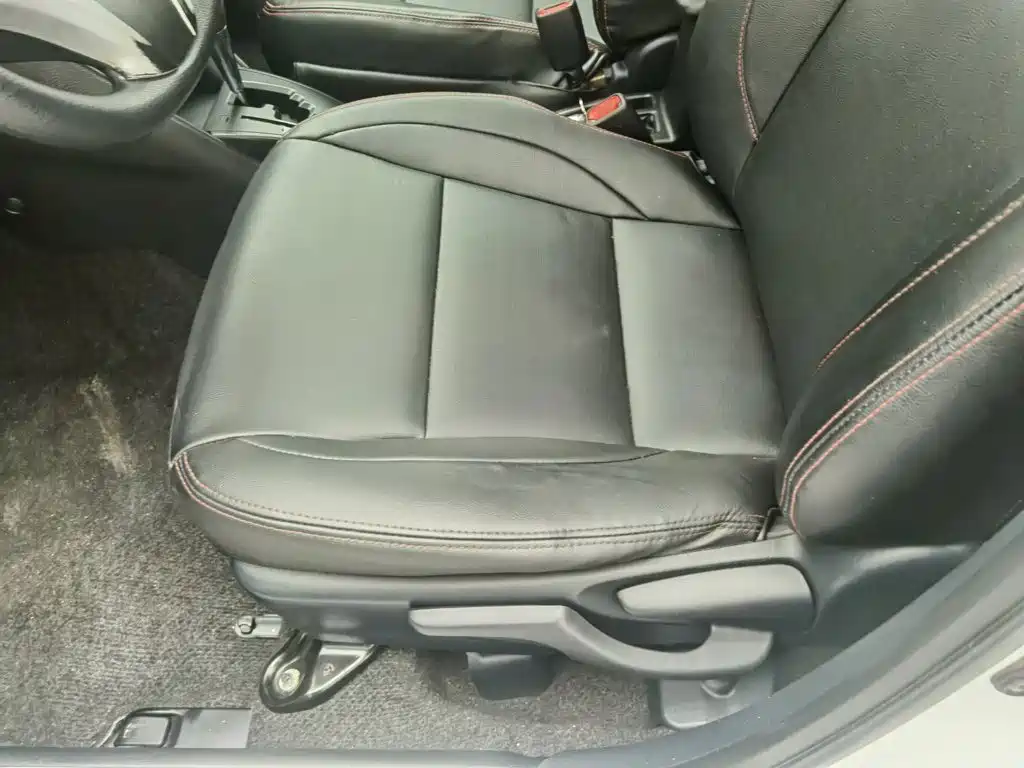 Toyota Yaris L — фото 20