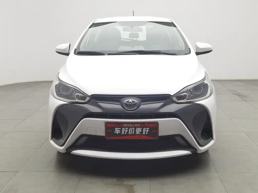 Toyota Yaris L — фото 3