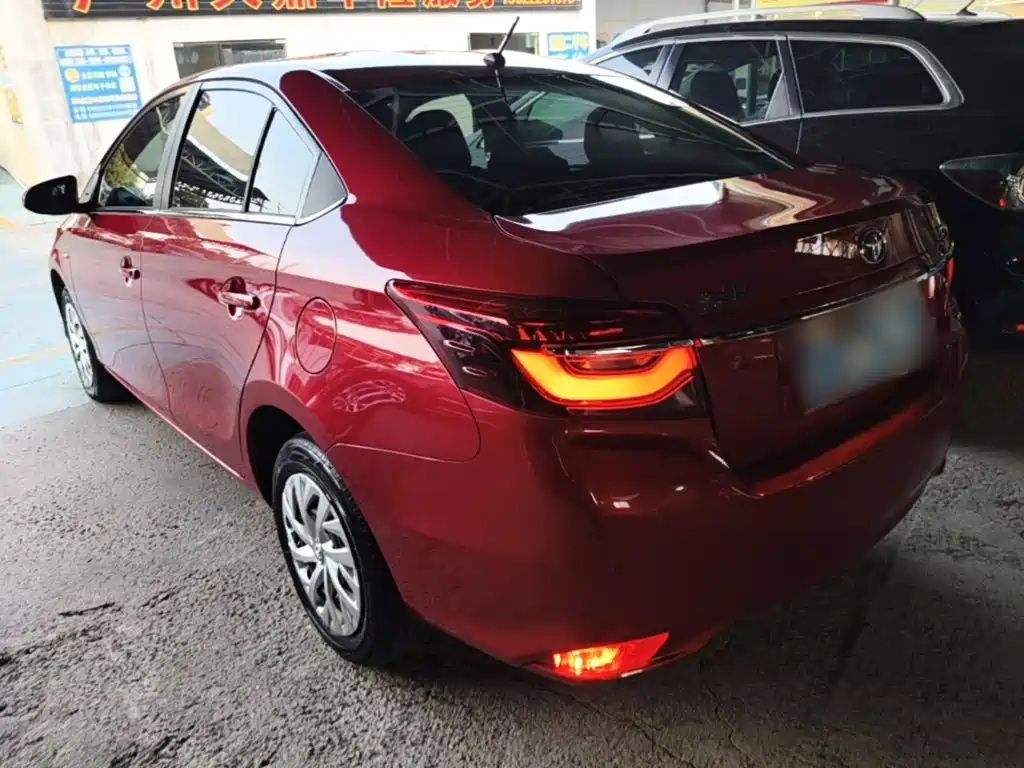 Toyota Vios — фото 4