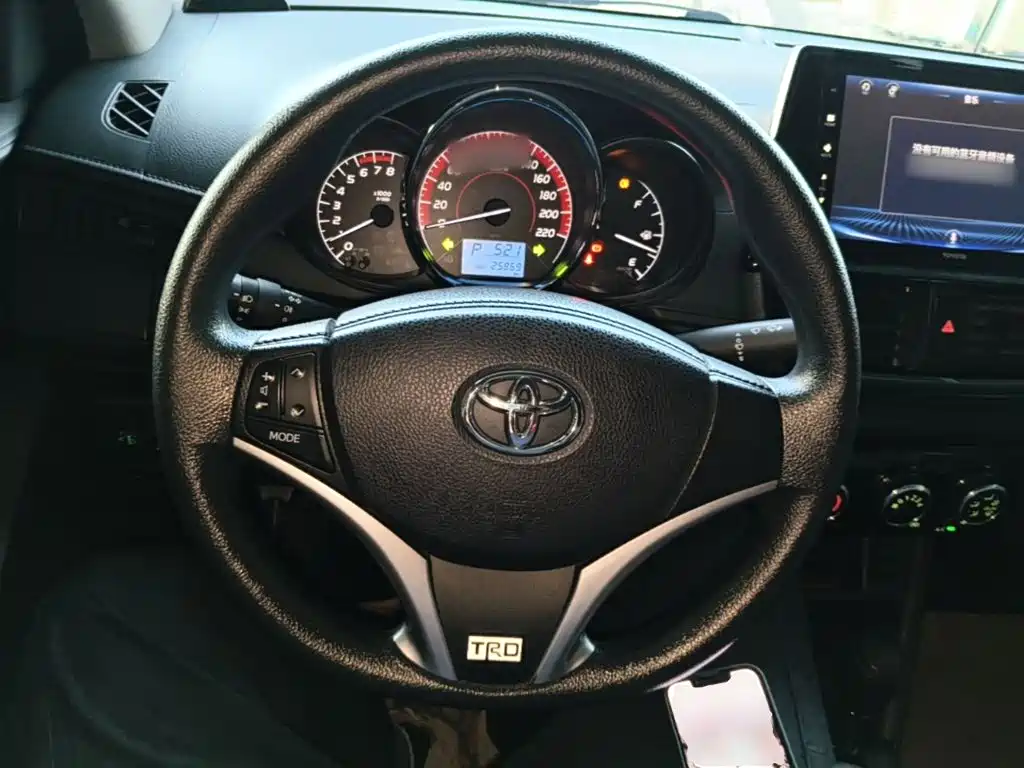 Toyota Vios — фото 10