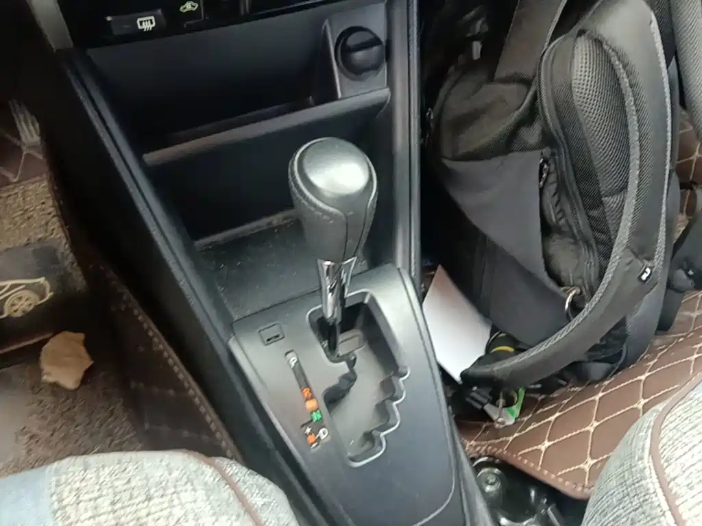Toyota Yaris L — фото 13