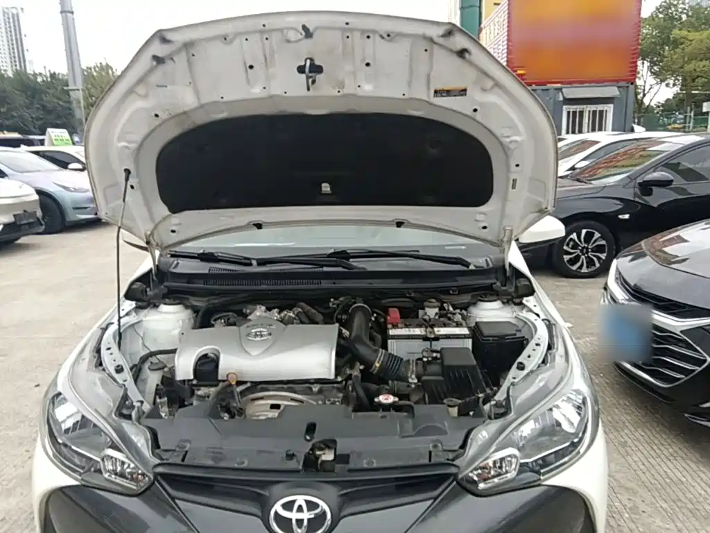 Toyota Yaris L — фото 19