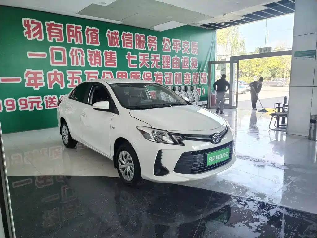 Toyota Vios — фото 2