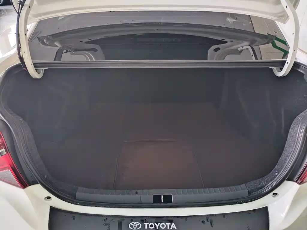 Toyota Vios — фото 13